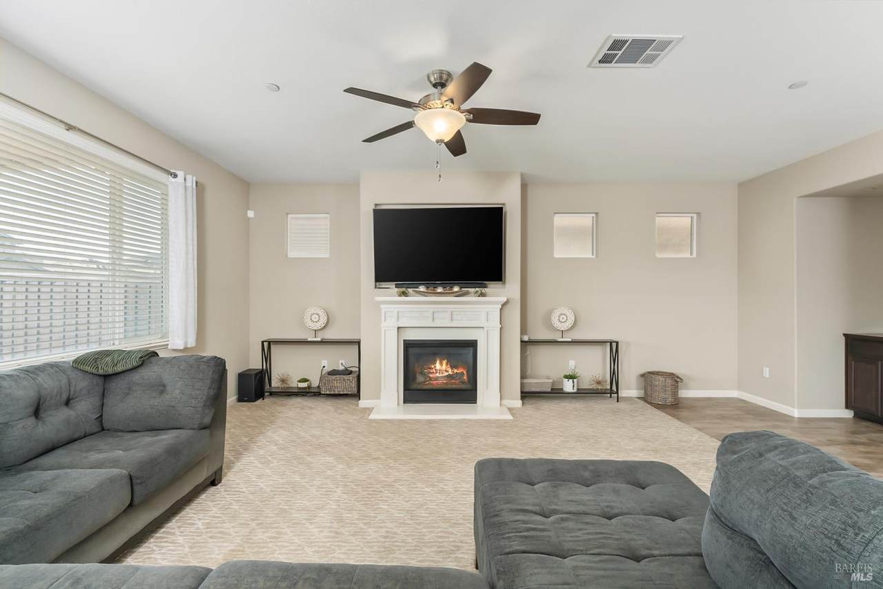 https://bt-photos.global.ssl.fastly.net/sacramento/1280_boomver_1_560969256-2.jpg