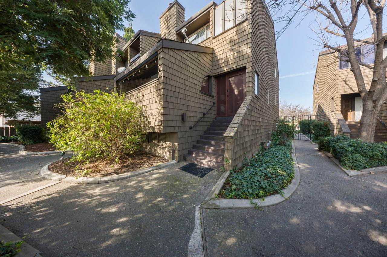 501 Rose Avenue - Photo 1