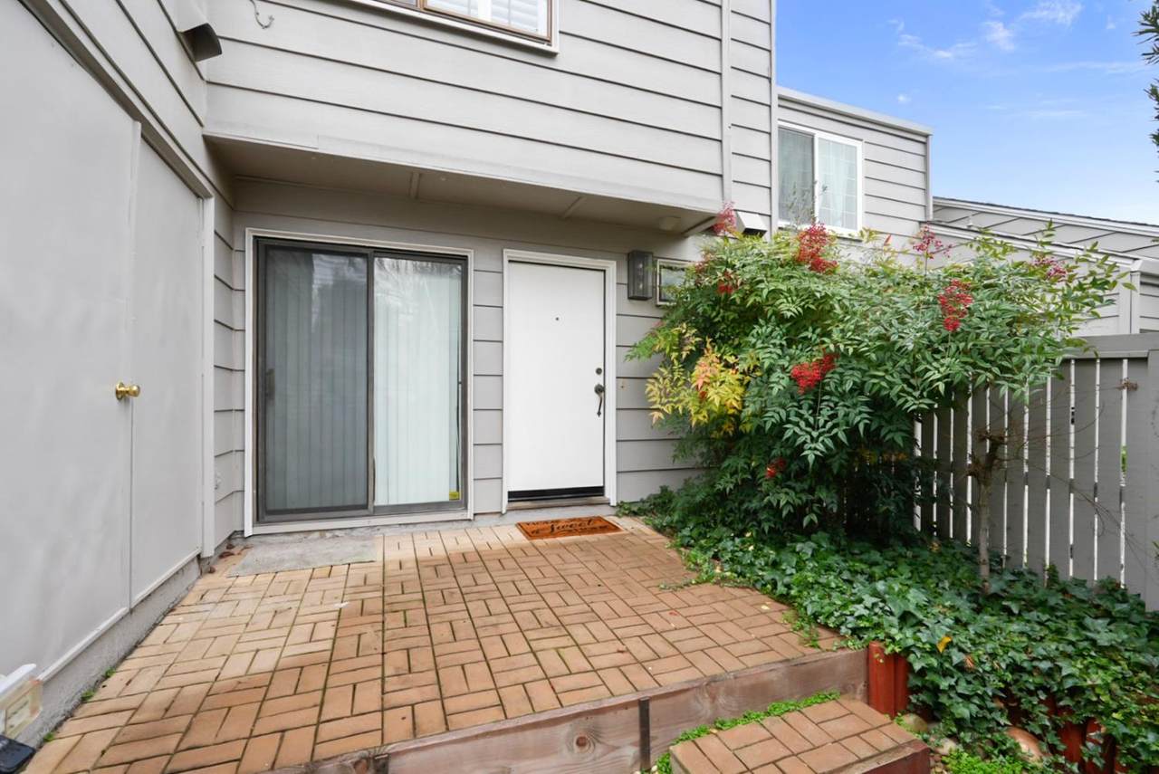 230 Rumble Rd - Photo 1