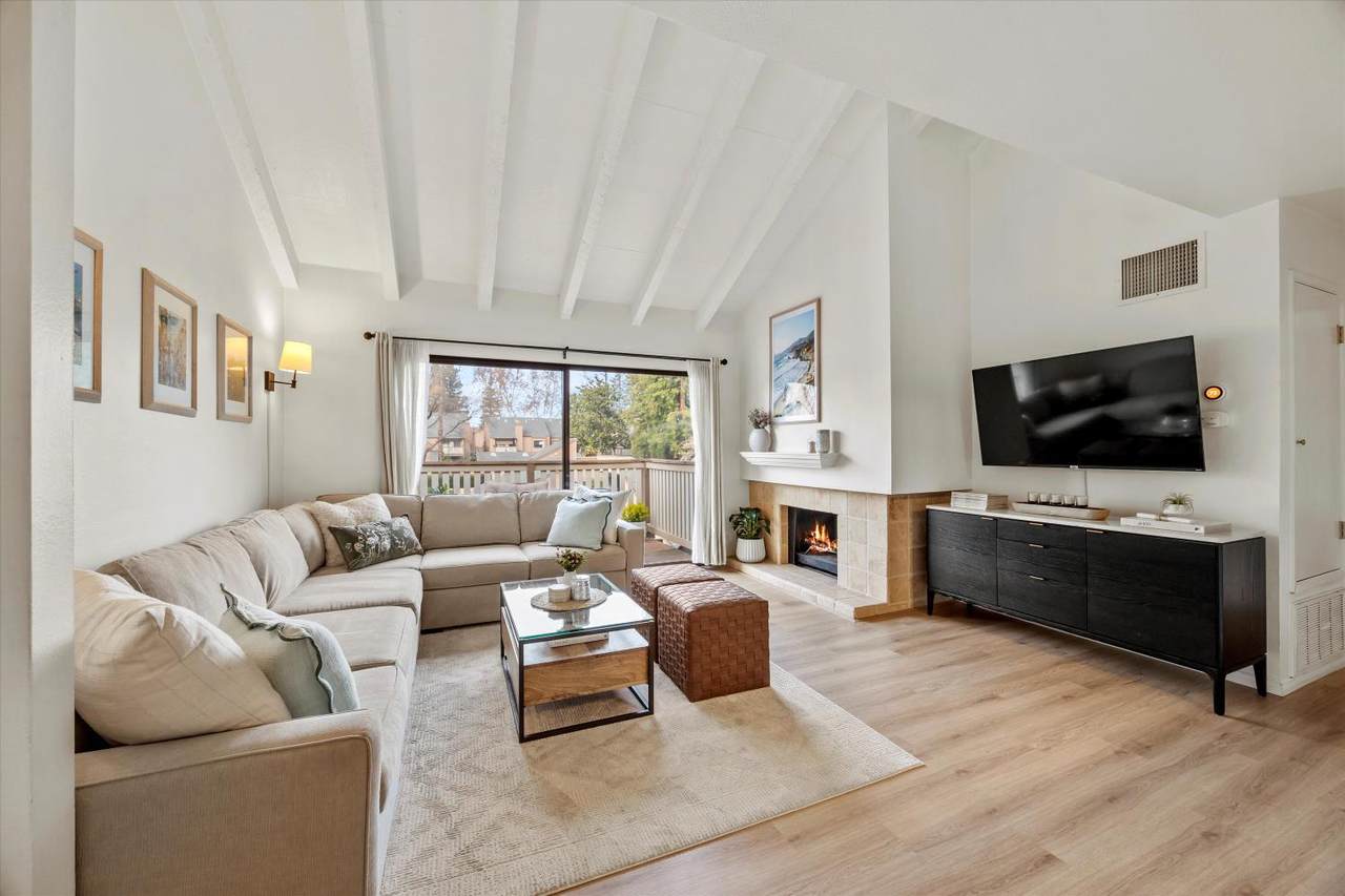 524 Woodside Oaks - Photo 1