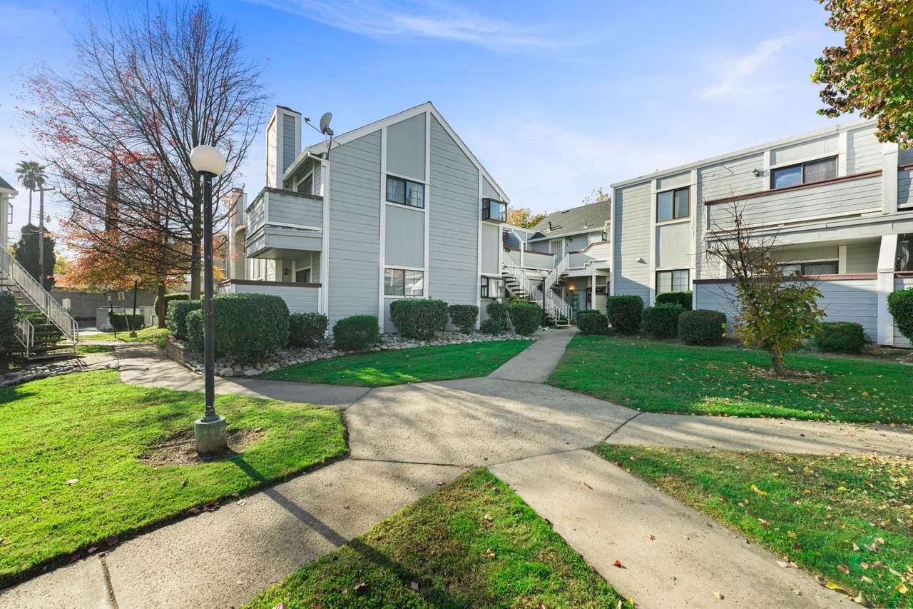 7401 Auburn Oaks Court - Photo 1