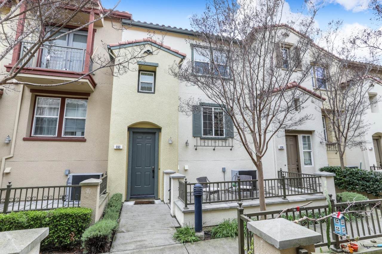 690 Claridad Loop - Photo 1