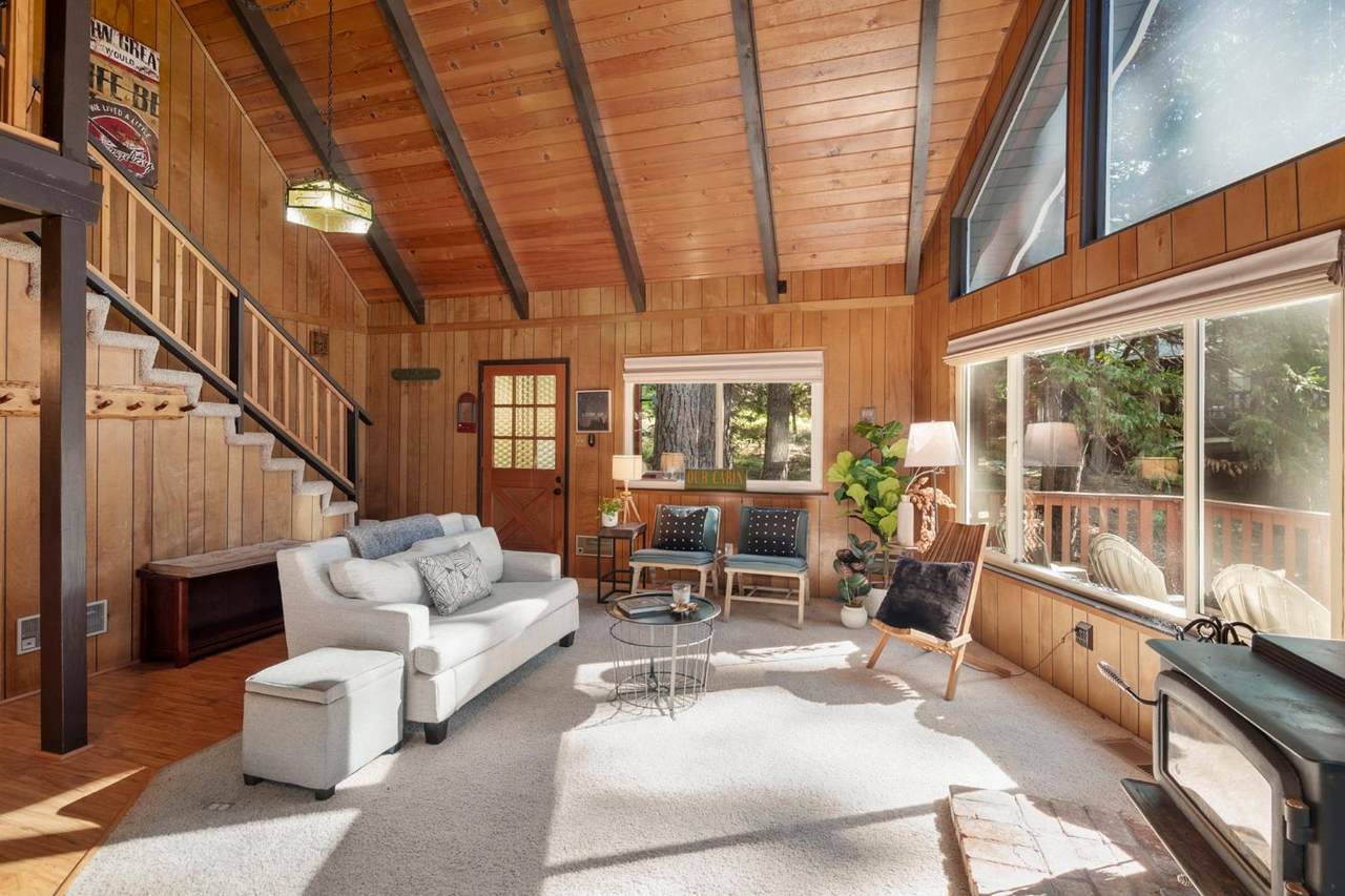 2393 Stephanie Drive - Photo 1