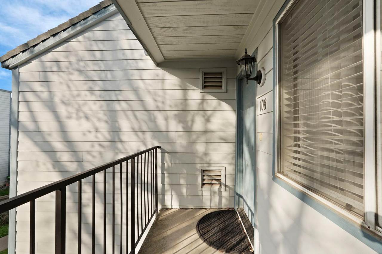 445 Almond Drive - Photo 1