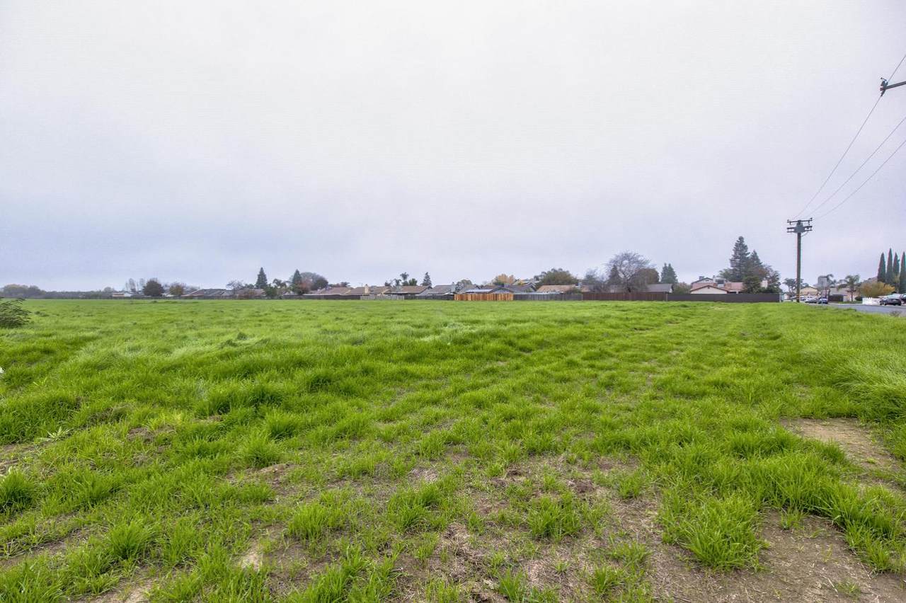 1692 Beverly Street - Photo 1