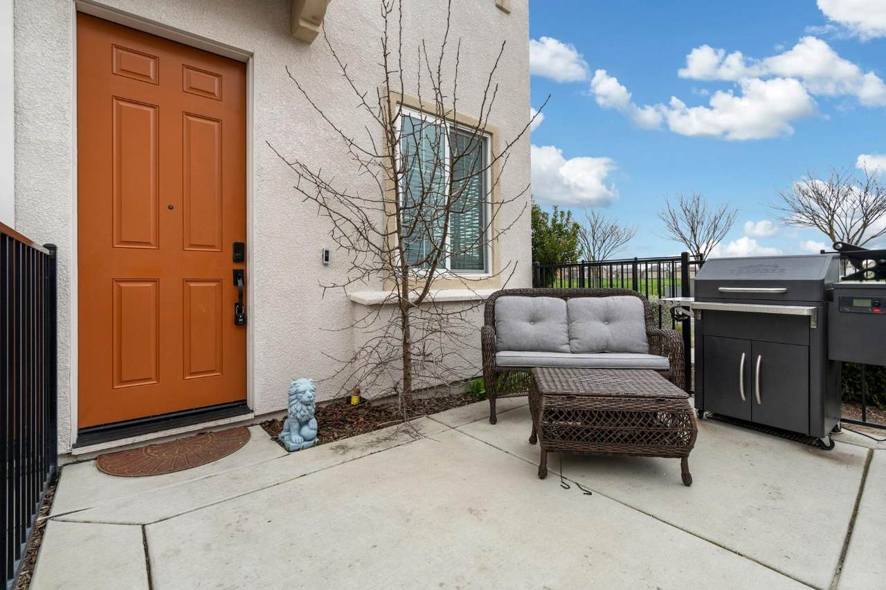 5301 Commerce Way - Photo 1