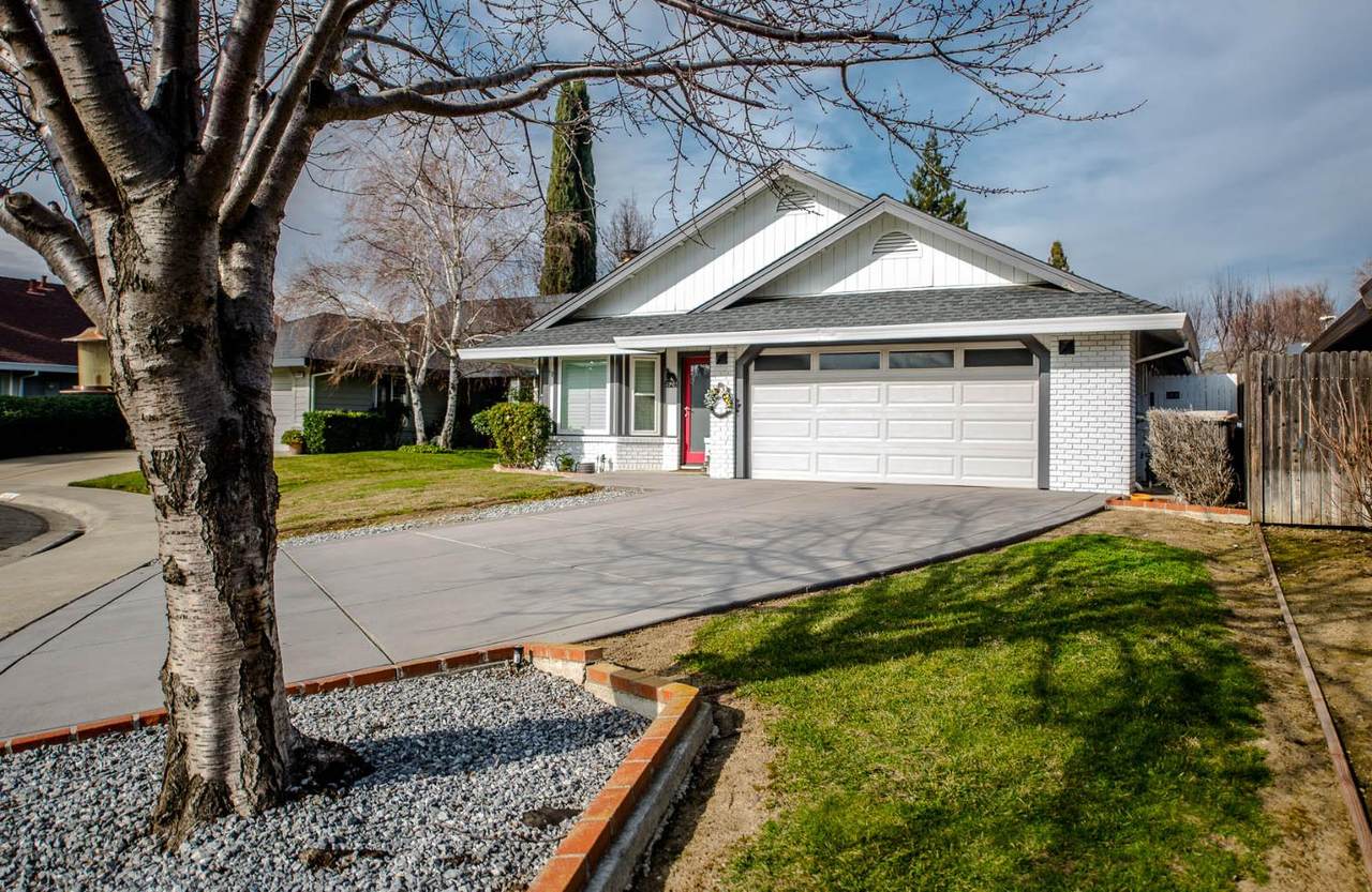 924 Tufts Place - Photo 1