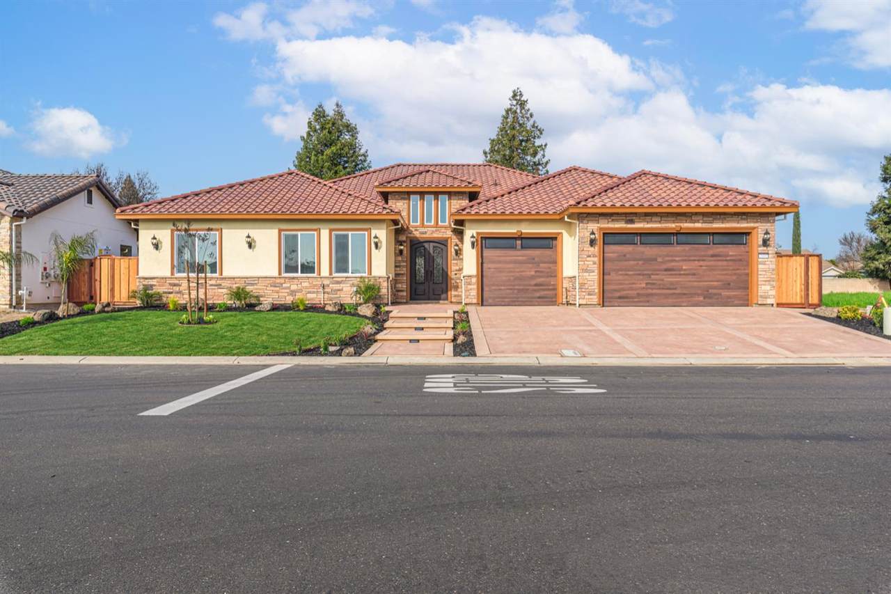 2009 Robin Hood Lane - Photo 1