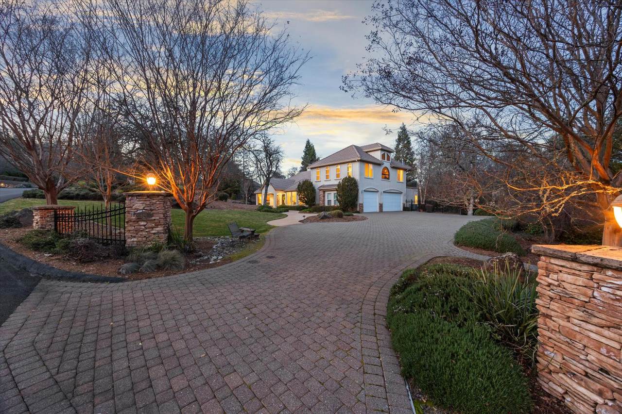 4292 Vega Loop - Photo 1