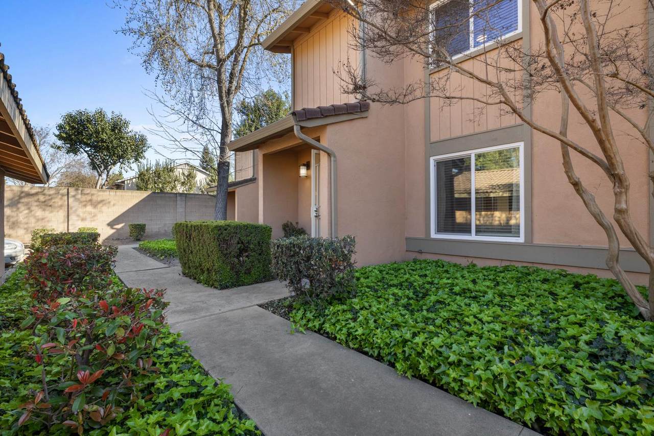 4020 Elmo Loop - Photo 1