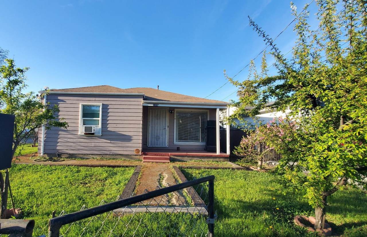2027 Acacia Street - Photo 1