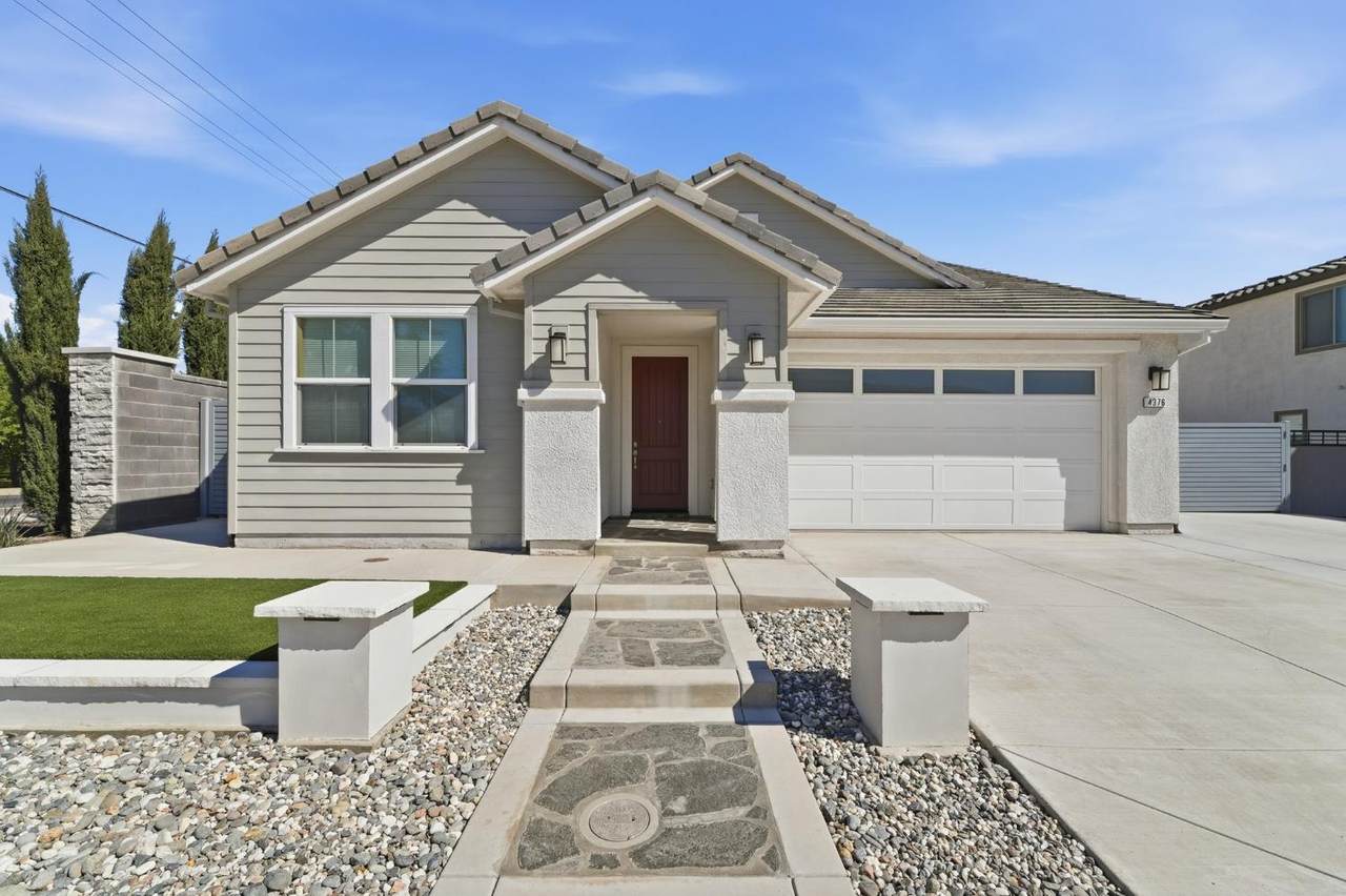 4376 Icon Avenue - Photo 1
