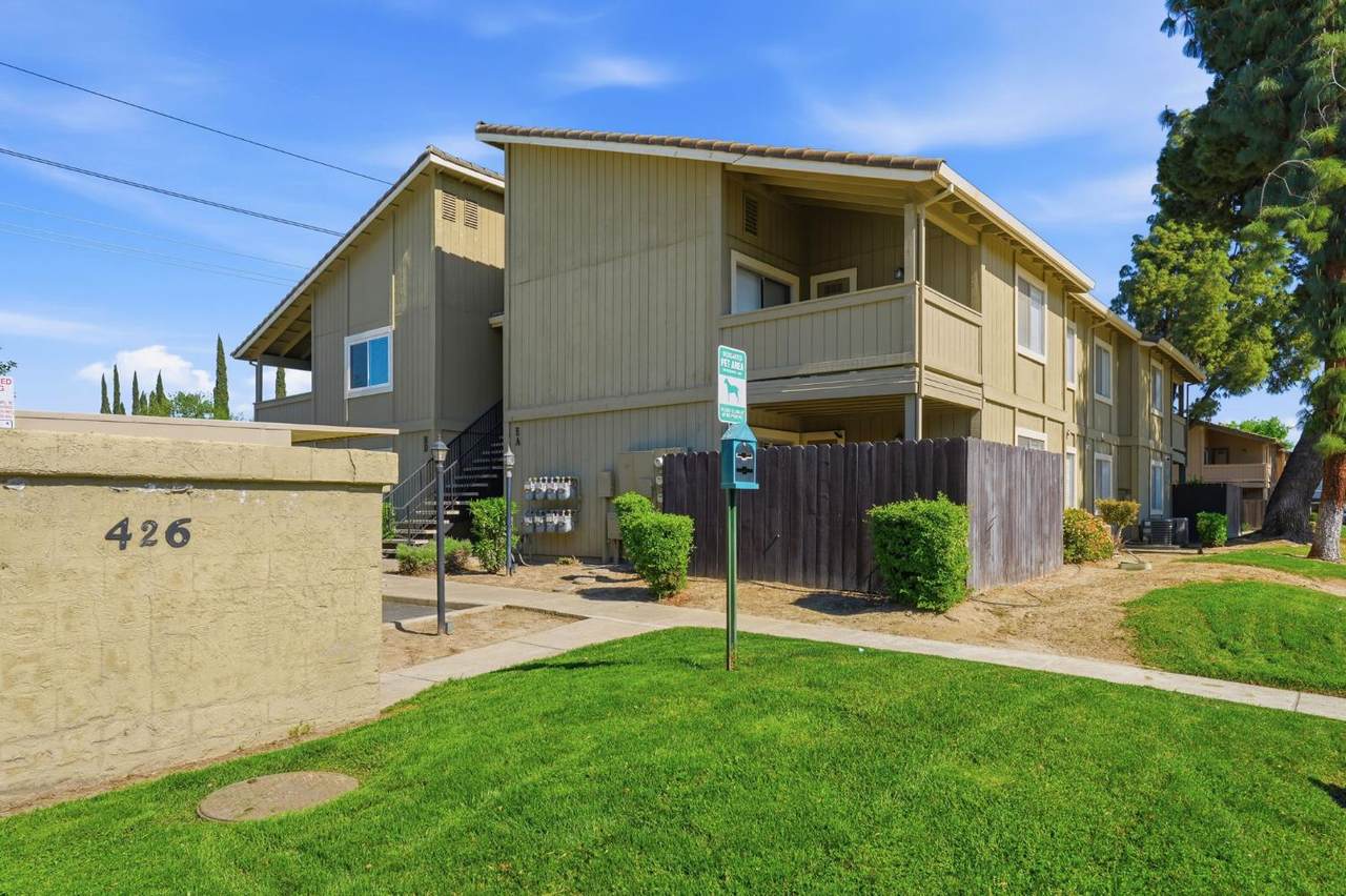 426 Cherry Lane - Photo 1