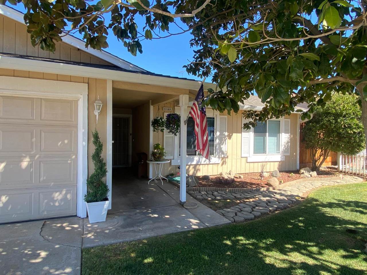 13163 Barnes Avenue - Photo 1