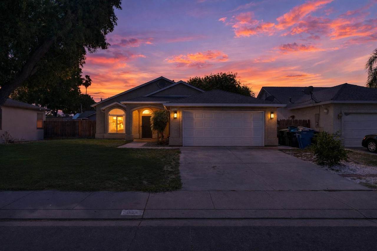 1628 Sungate Drive - Photo 1