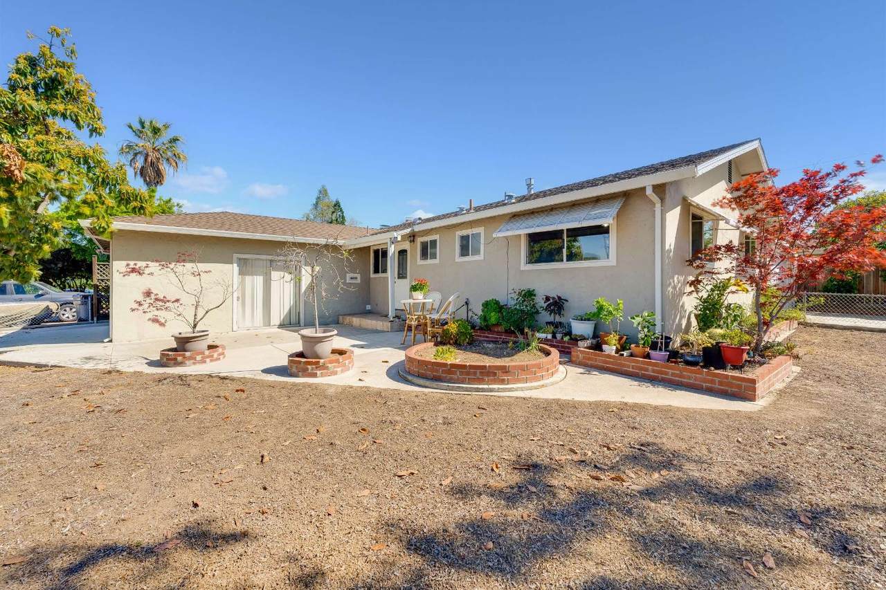 1828 Nelson Way - Photo 1