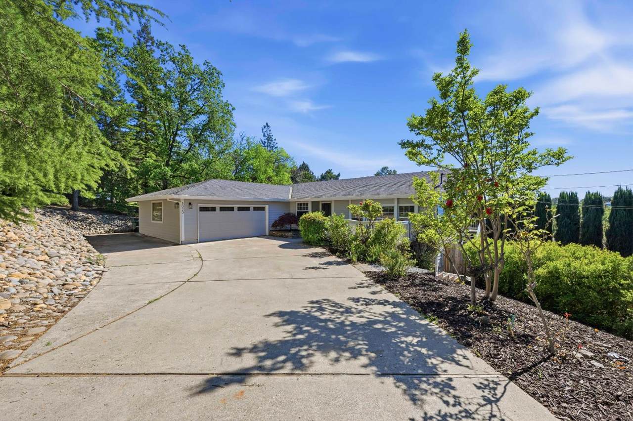 3020 Oakwood Road - Photo 1