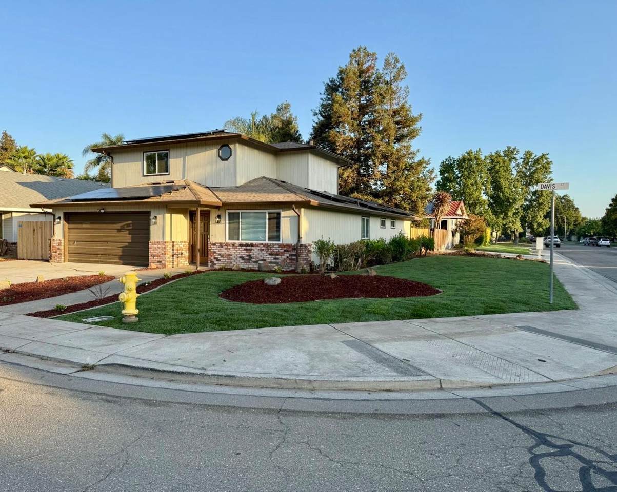 1621 Davis Street - Photo 1