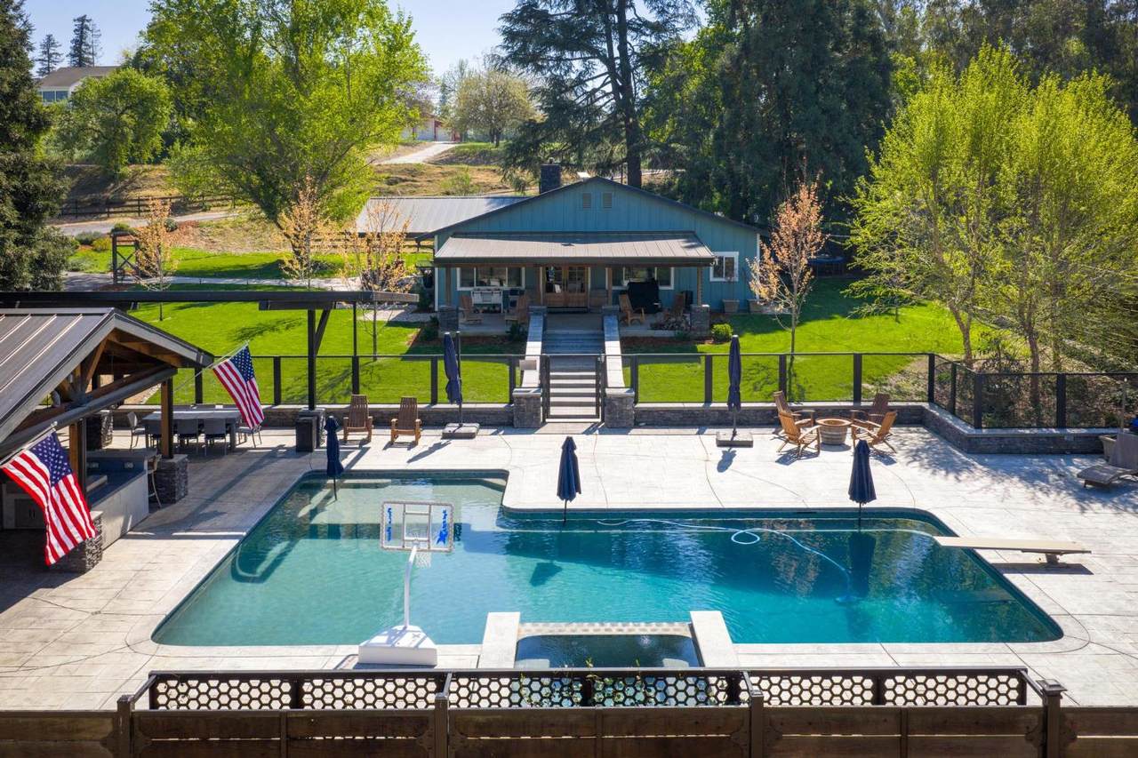 9576 Meadow Drive - Photo 1
