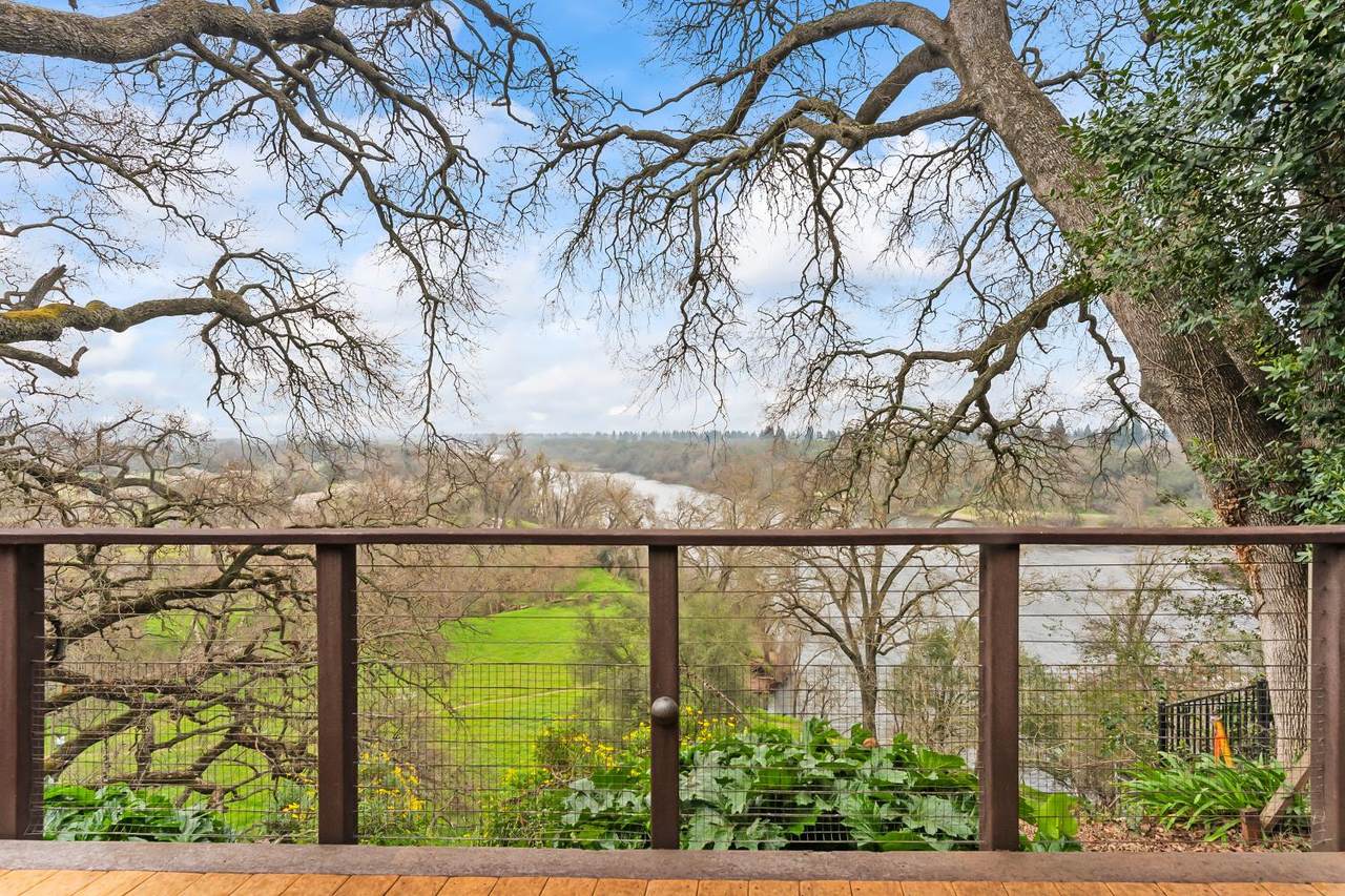 8218 Finisterre Court - Photo 1