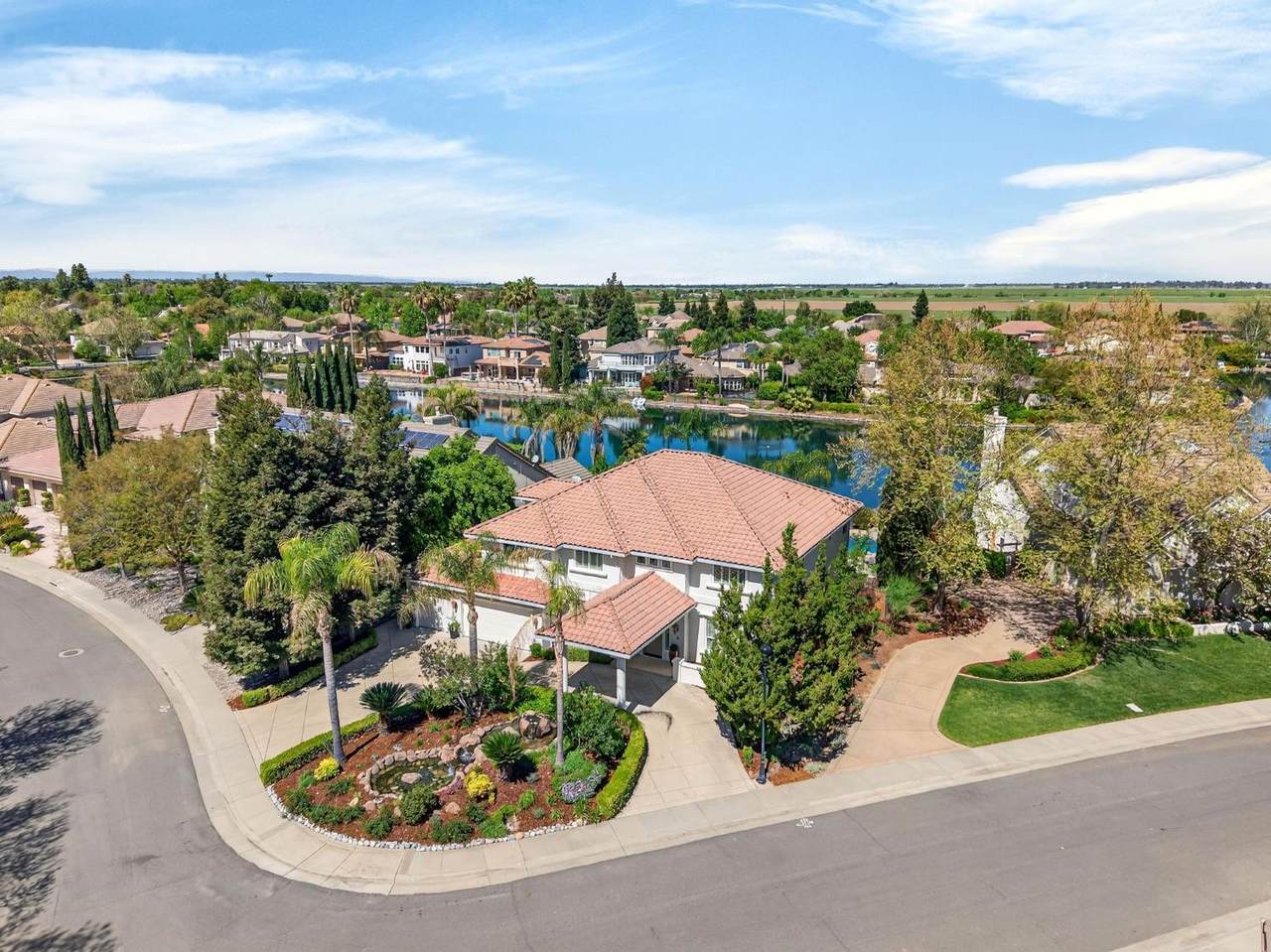 https://bt-photos.global.ssl.fastly.net/sacramento/1280_boomver_1_561060400-2.jpg
