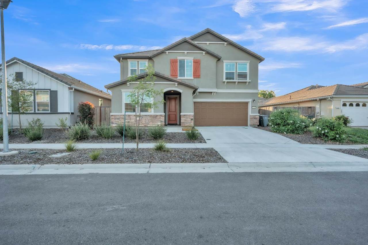 1630 Stepney Way - Photo 1