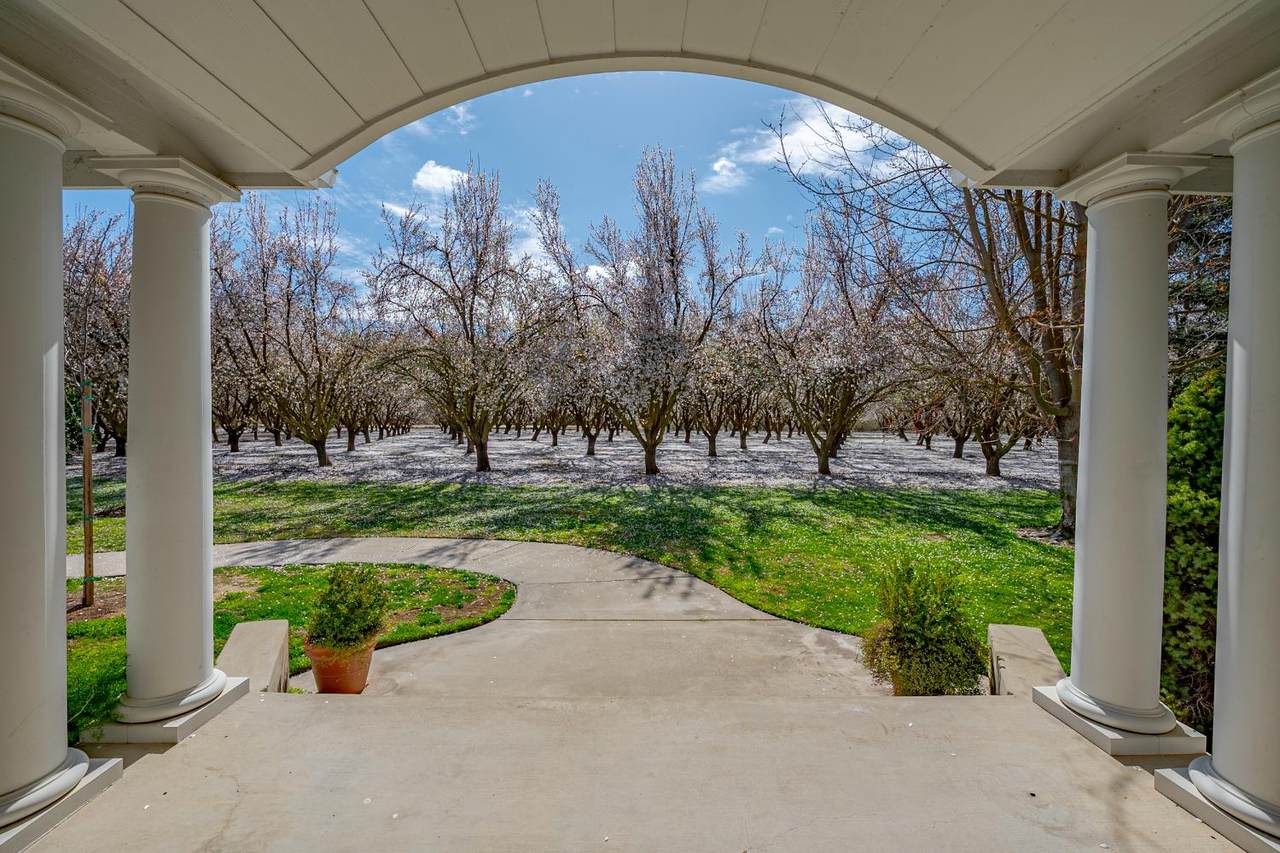 https://bt-photos.global.ssl.fastly.net/sacramento/1280_boomver_1_561060510-2.jpg