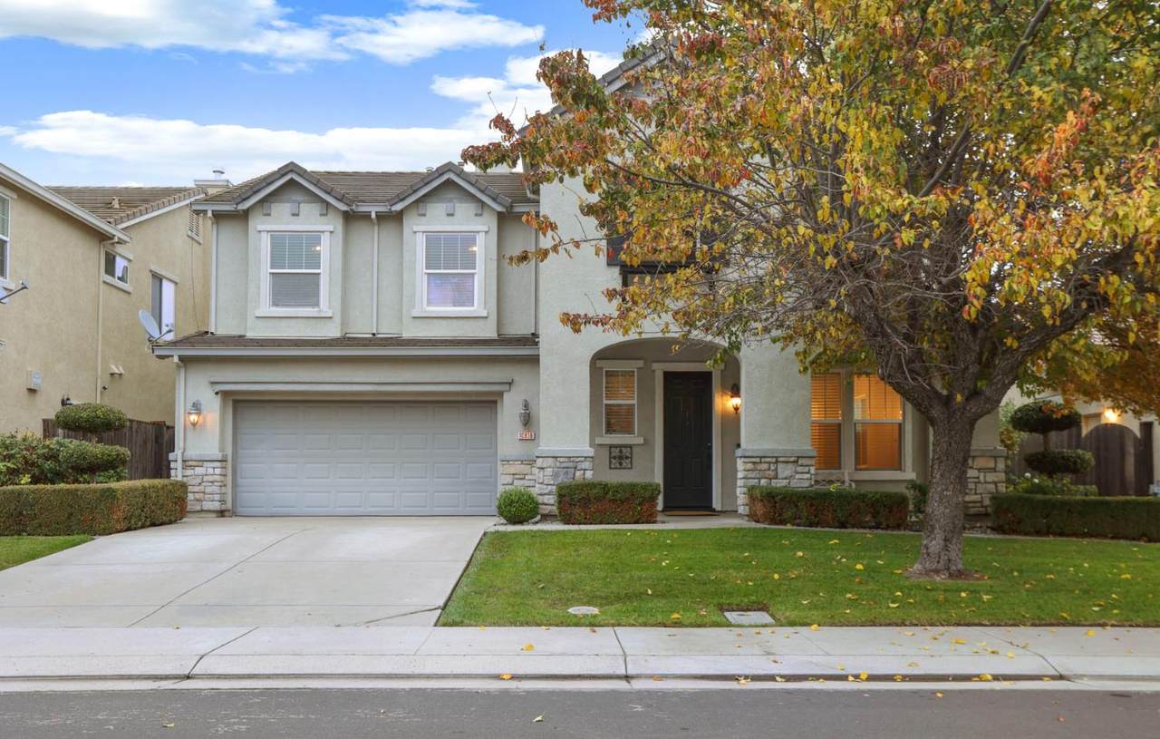 10816 Merritt Drive - Photo 1