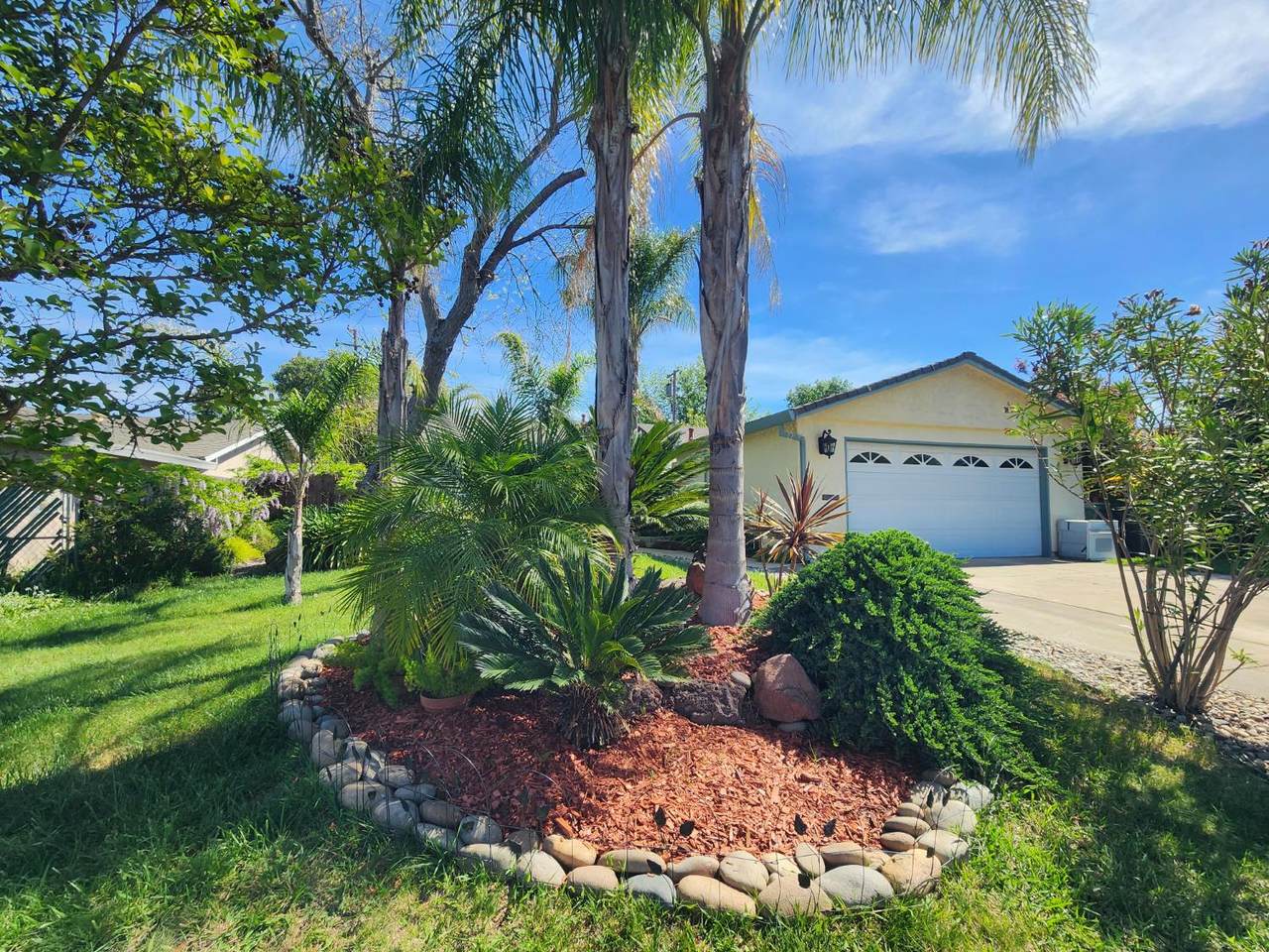 5830 Woodleigh Dr - Photo 1