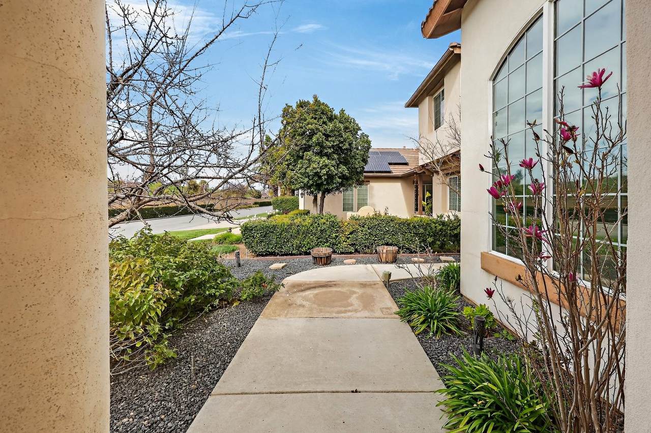 https://bt-photos.global.ssl.fastly.net/sacramento/1280_boomver_1_561060990-2.jpg