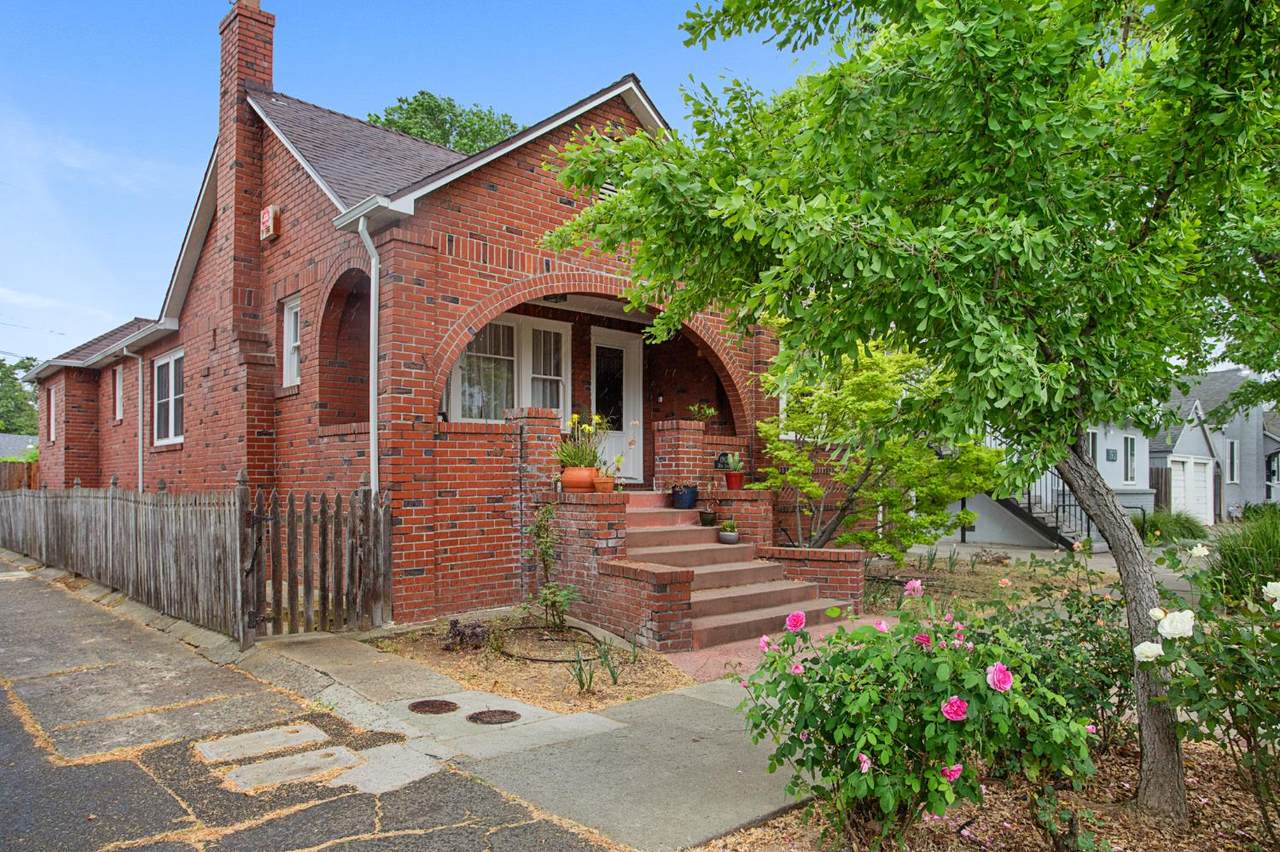 1917 26th Street - Photo 1
