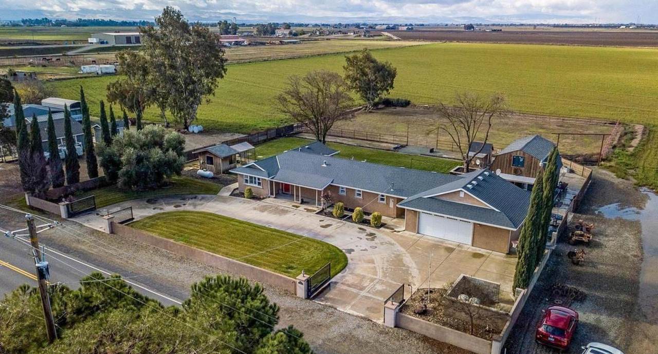 18393 Paradise Road - Photo 1