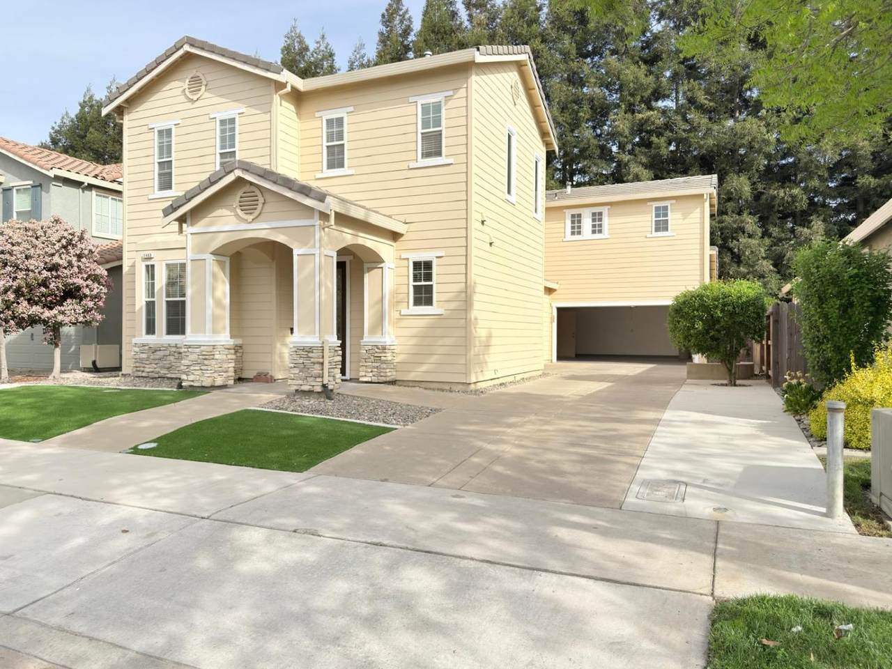 1463 Estrella Way - Photo 1