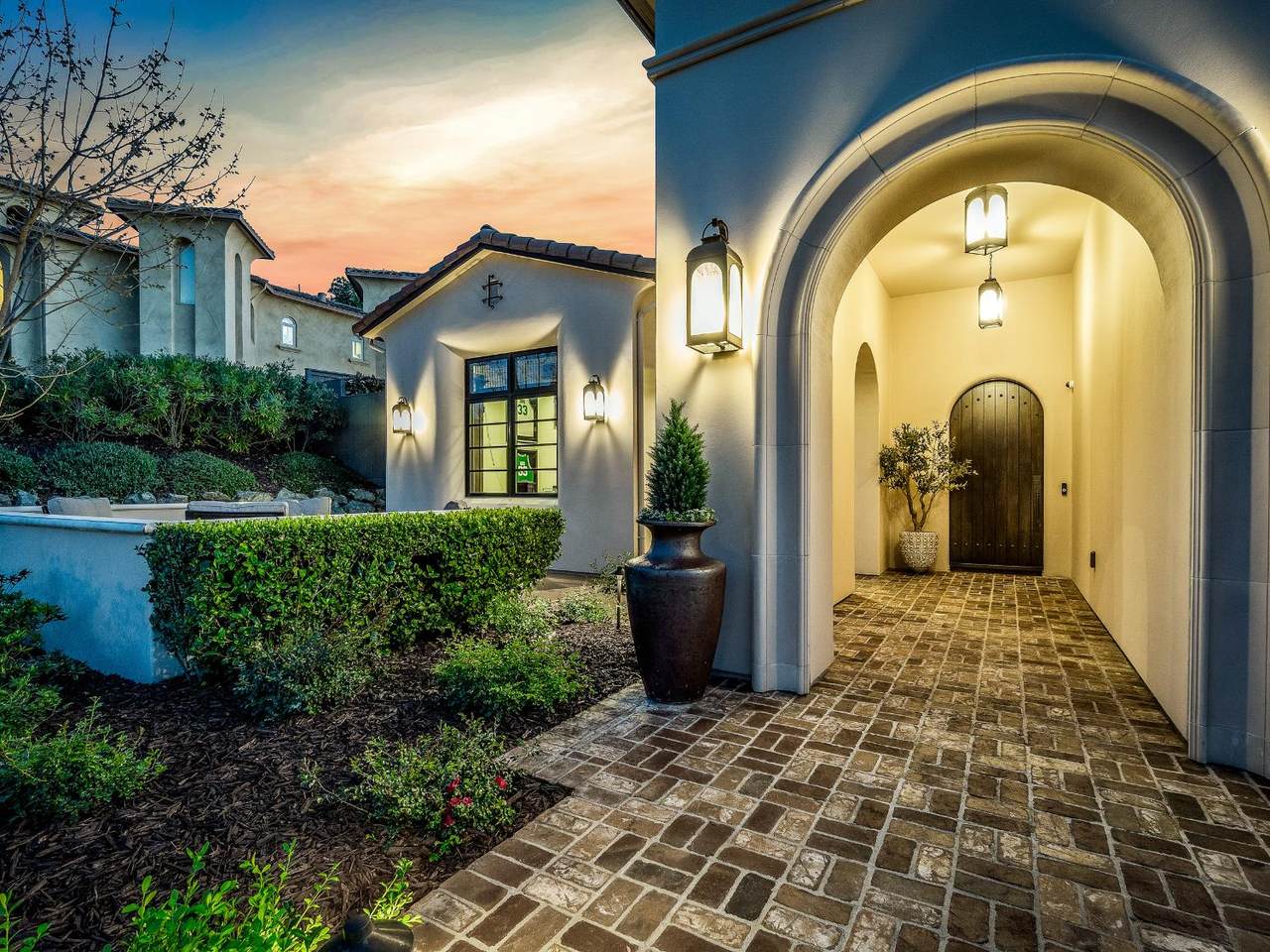 https://bt-photos.global.ssl.fastly.net/sacramento/1280_boomver_1_561061589-2.jpg
