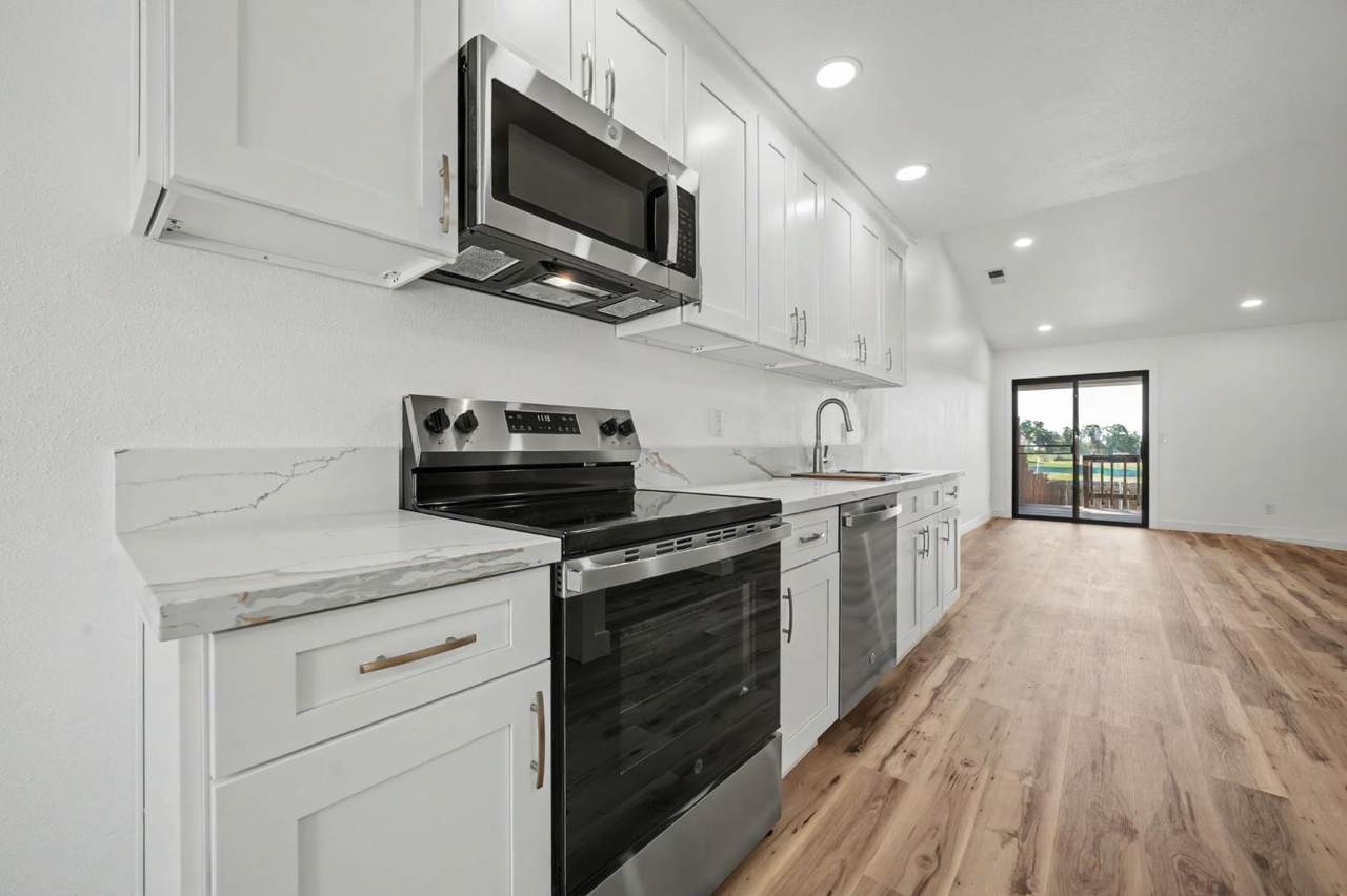 210 Westview Drive - Photo 1