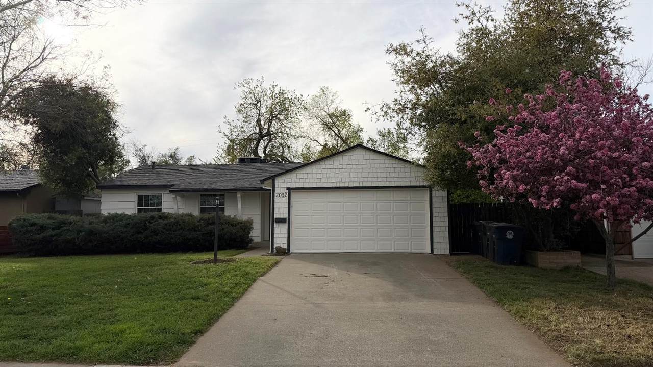 2032 Farnsworth Way - Photo 1