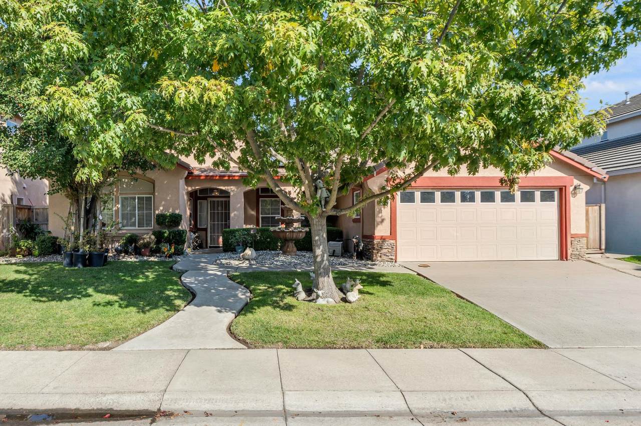 4500 Windsong Street - Photo 1