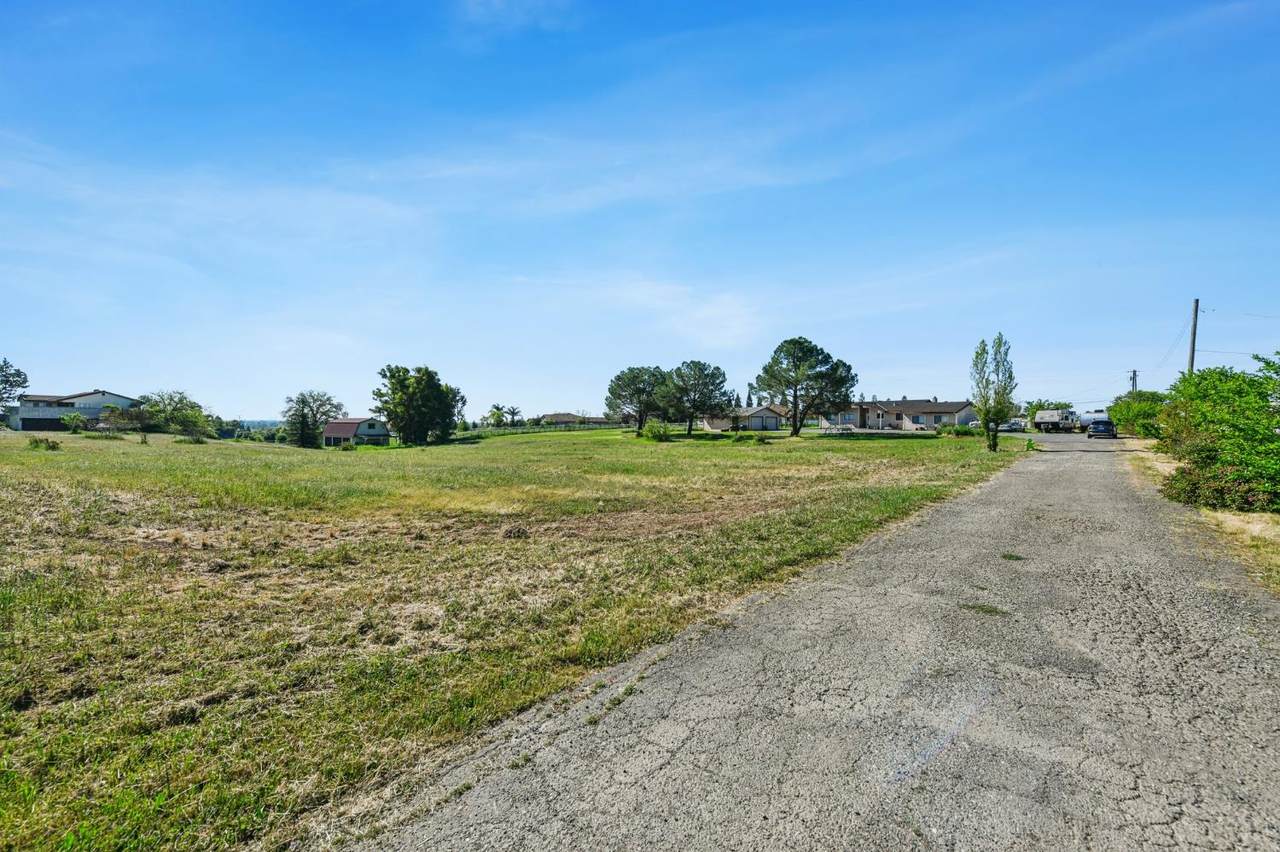 11890 Cresthill Drive - Photo 1