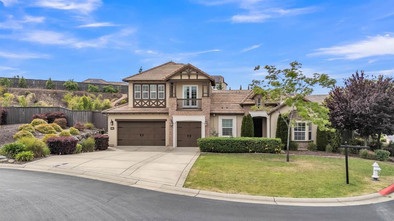 612 Idlewood Place - Photo 1