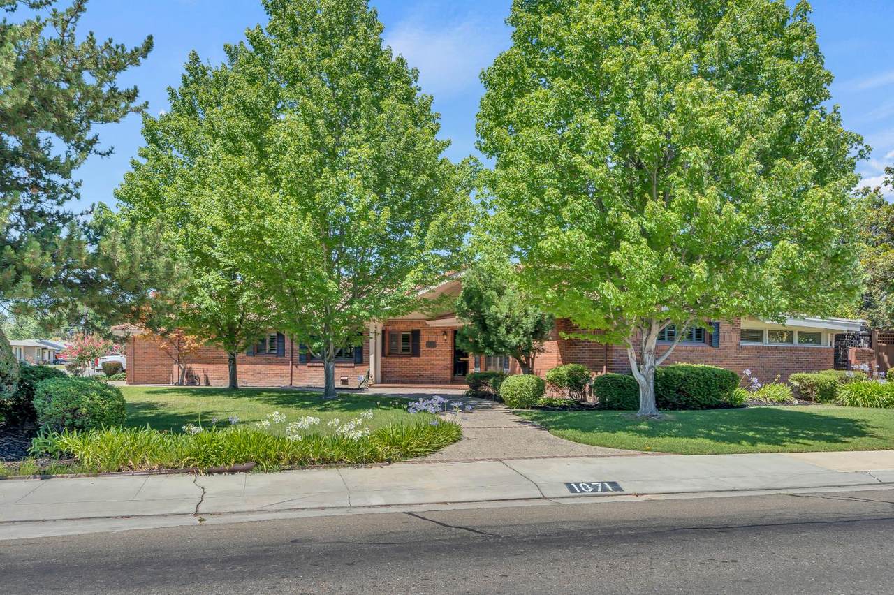 https://bt-photos.global.ssl.fastly.net/sacramento/1280_boomver_1_561063554-2.jpg