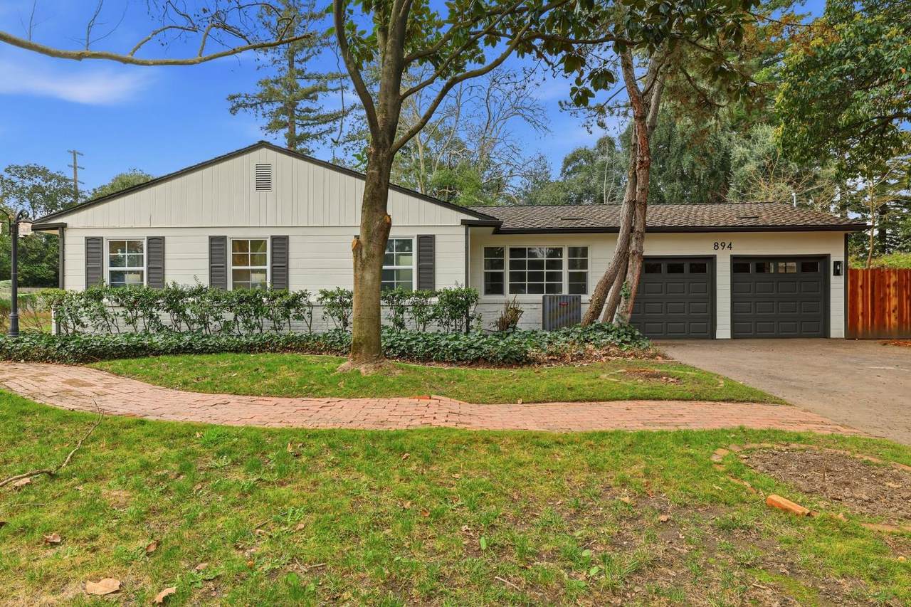 894 Larch Lane - Photo 1