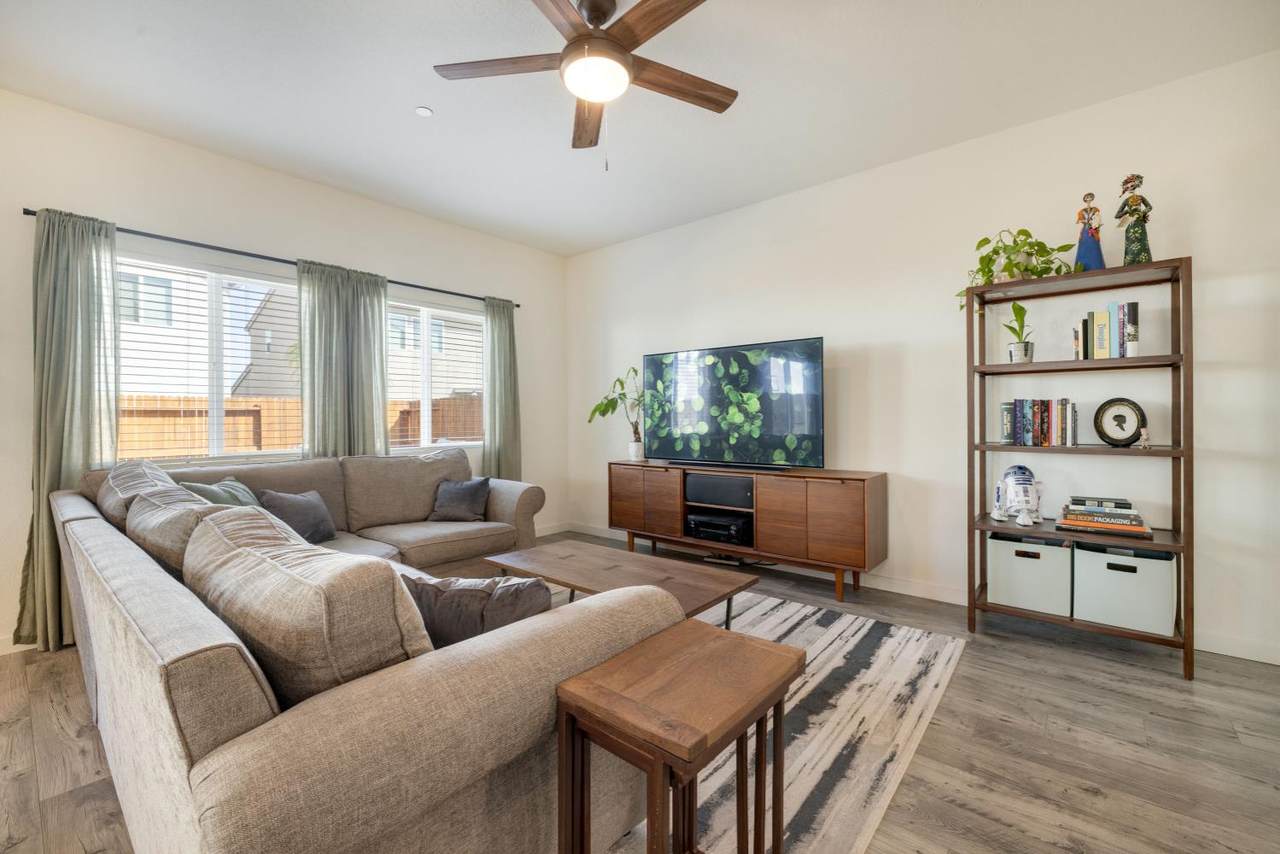 https://bt-photos.global.ssl.fastly.net/sacramento/1280_boomver_1_561063638-2.jpg