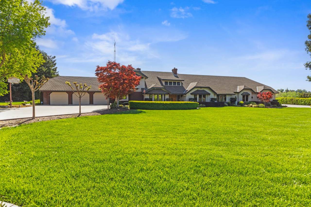 9000 Oak View Drive - Photo 1