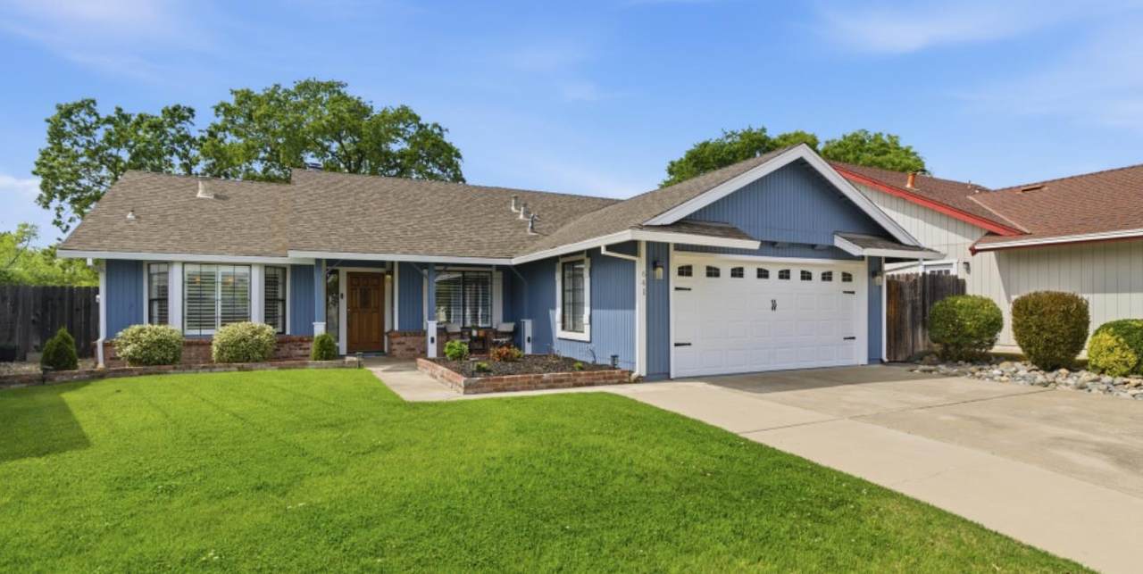 641 Lyndhurst Avenue - Photo 1