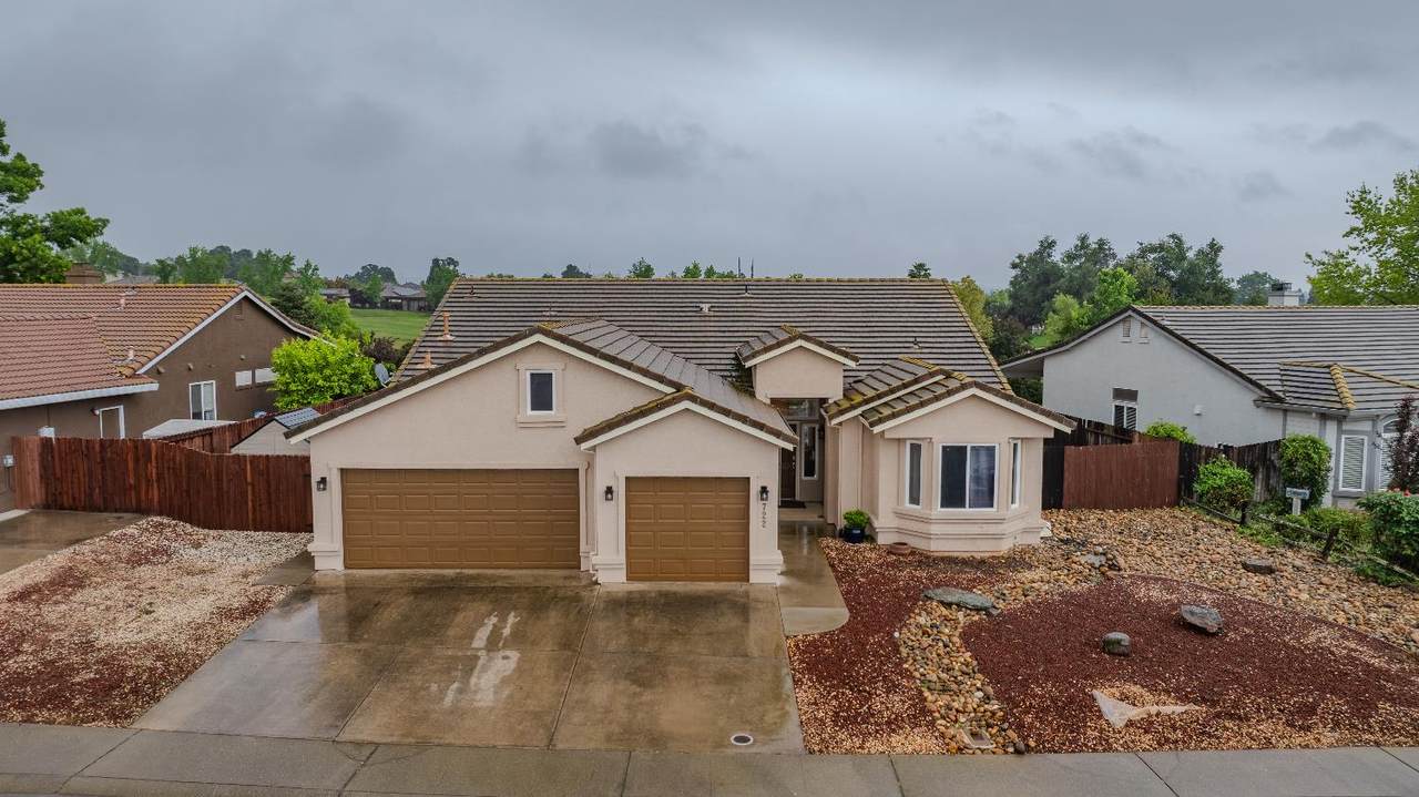 722 Fairway Drive - Photo 1