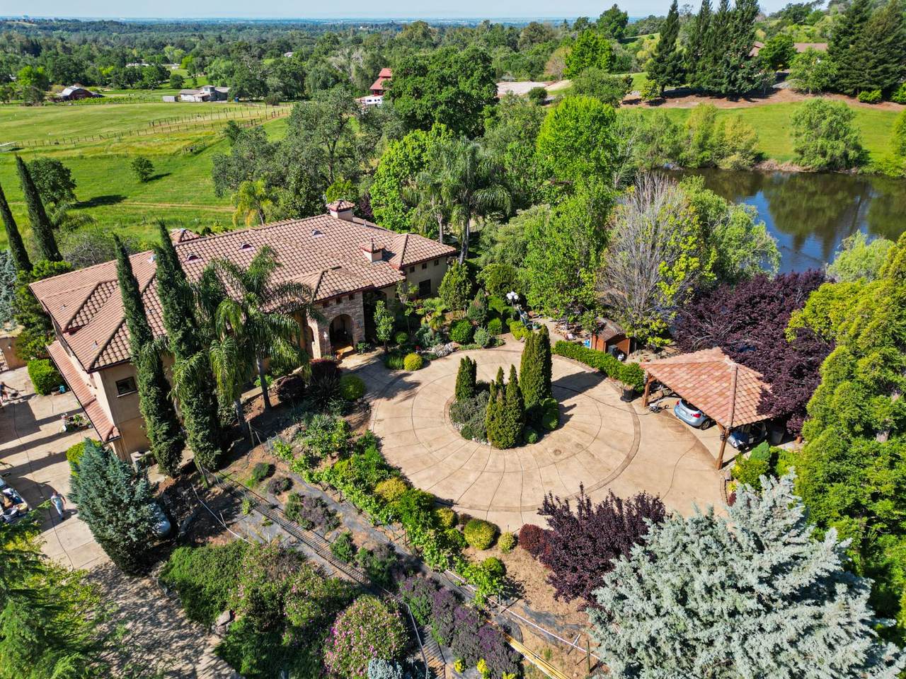 5411 Julietta Place - Photo 1