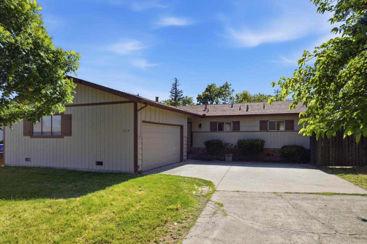 614 Wales Drive - Photo 1