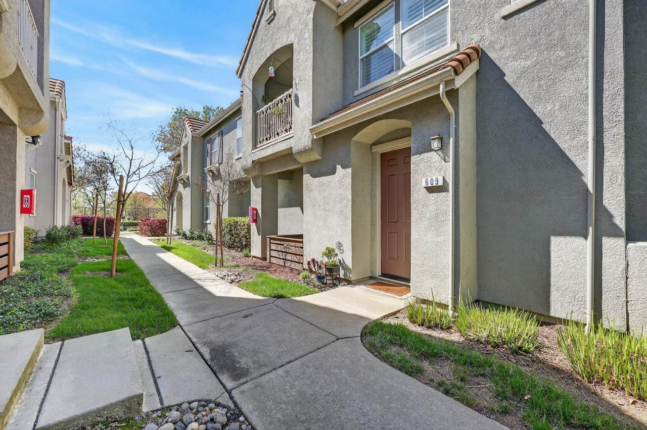 609 Dante Circle - Photo 1