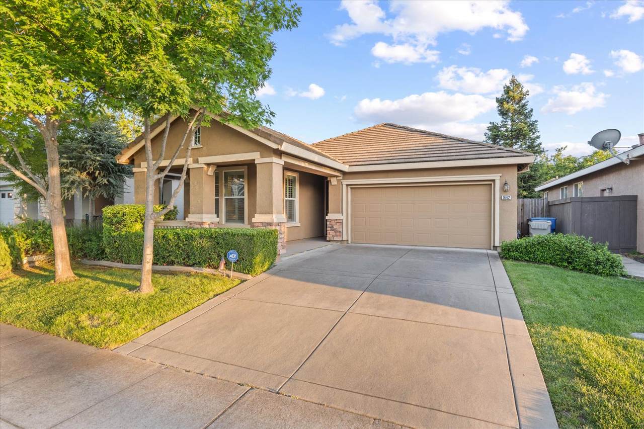 1642 Vosspark Way - Photo 1