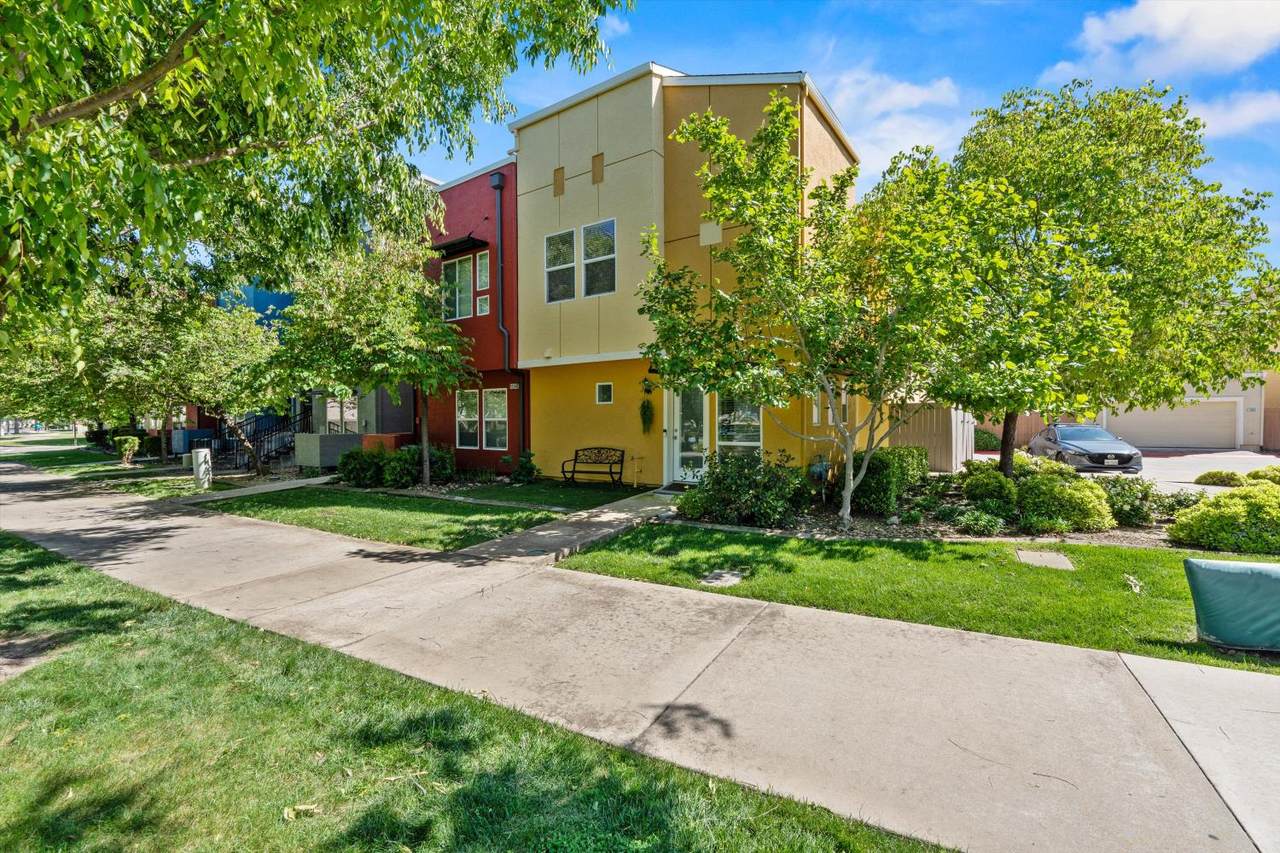 https://bt-photos.global.ssl.fastly.net/sacramento/1280_boomver_1_561074627-2.jpg